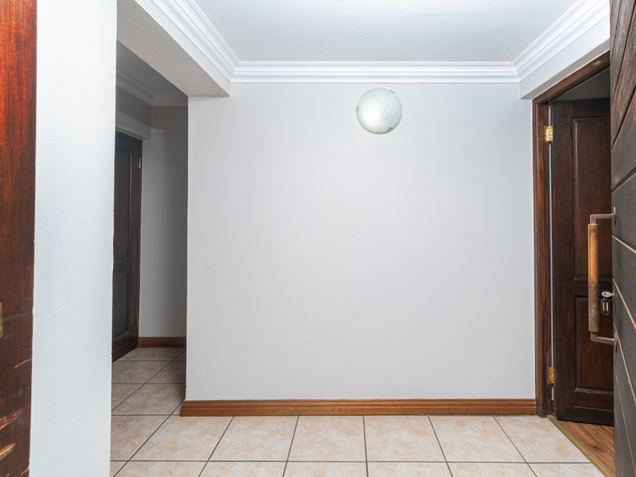 5 Bedroom Property for Sale in Caribbean Beach Club North West